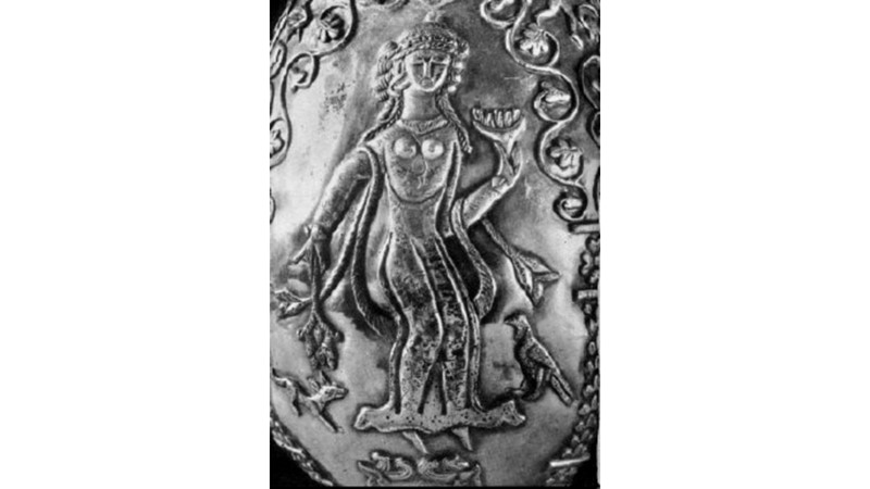 KADINLARIN EFENDİSİ