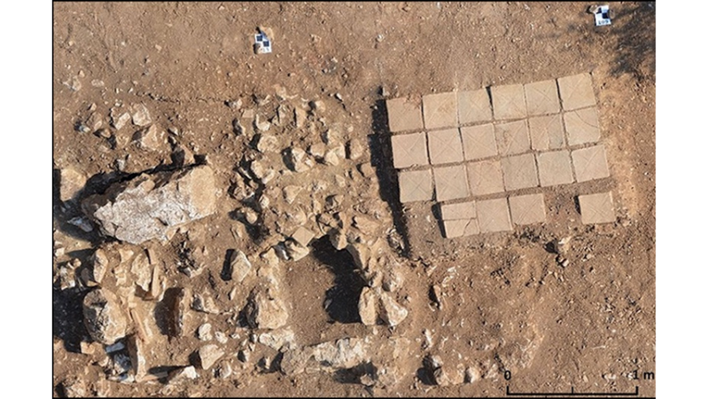 DİRİLMESİNDEN KORKULAN BİRİNİN MEZARI BULUNDU -Friendz10