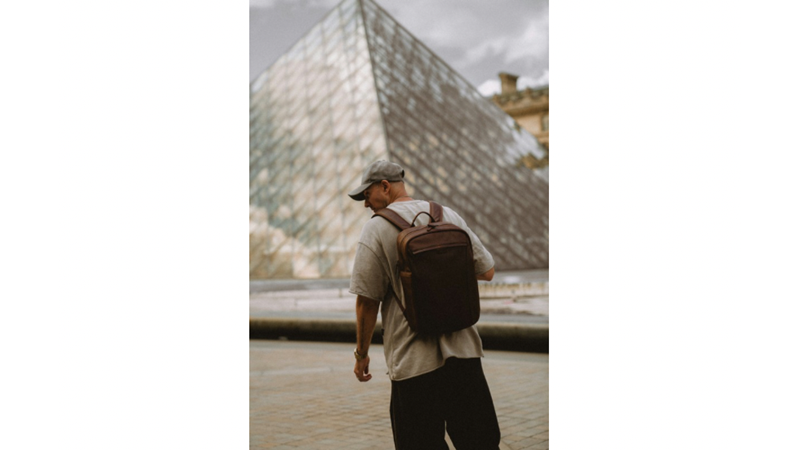 SIRT ÇANTASI KULLANMAYI SEVEN BEYEFENDİLER BURAYA: KAHVERENGİ DERİ ÇANTA ÖNERİSİ İLE KARŞINIZDAYIZ!