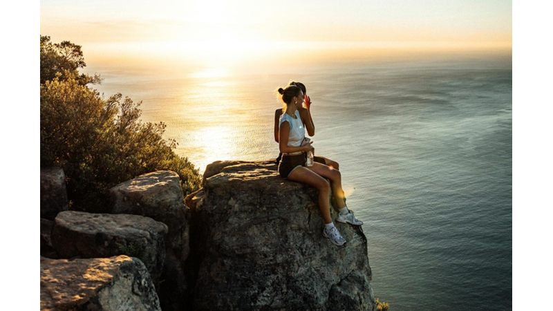 ‘BEN’ ZAMANI GEÇİRMEK İÇİN BAHANE: HAYAT AKIP GİDİYOR VE BİZ GEREKSİZ BİR TON İŞ İLE UĞRAŞIYORUZ