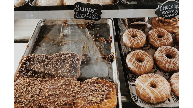 SİZİ BİLMİYORUM AMA BEN SICAK KAHVE VE TATLI SEZONUNU AÇTIM: TARÇIN, ELMALI KURABİYE, SALEP