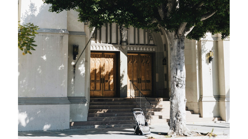 KAPALI KAPILAR ARDINDA SİZİN HAKKINDA KONUŞULDUĞUNU DÜŞÜNMEK