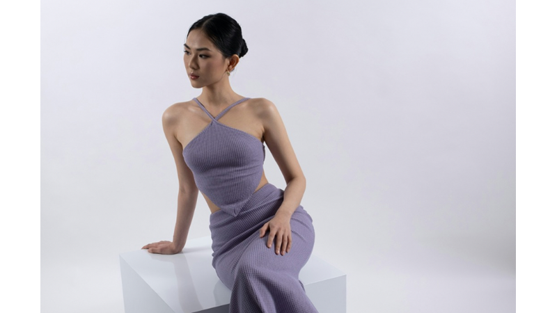 YAZIN KURTARICI PARÇALARINDAN: ELİMİZİN ALTINDA HER DURUMA UYGUN BİR ETEK-BLUZ TAKIMI İLE KARŞINIZDAYIZ!