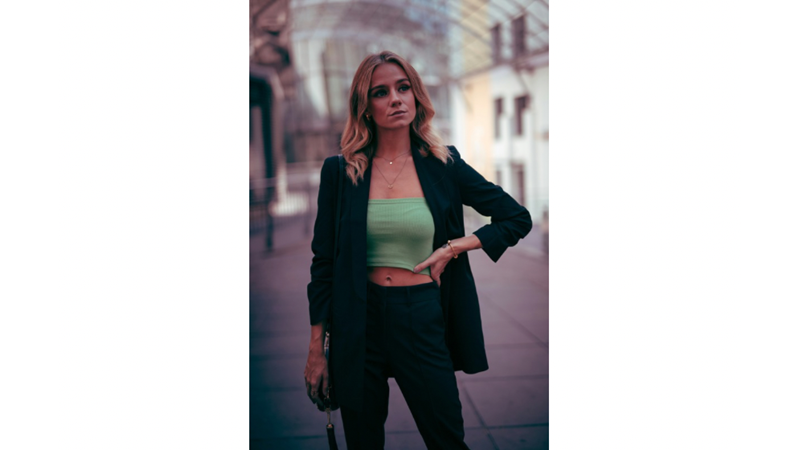 KLASİKTEN DEVAM DİYORUM BEN: KLASİK KESİM CEKETLERİ Mİ TERCİH EDERSİNİZ YOKSA OVERSIZE KESİM Mİ?