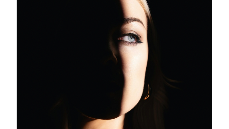 BAKIŞLAR BAZEN KELİMELERDEN ÇOK DAHA FAZLASINI ANLATIR, ÖYLE DEĞİL Mİ?