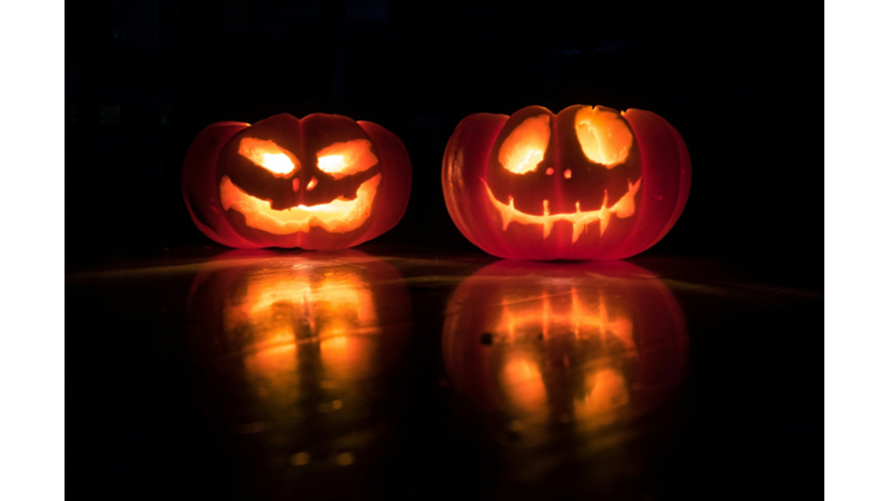 BU SENE HALLOWEEN İÇERİĞİ YAPMADIĞIMI FARK ETTİM AMA ZATEN HERKES LOUVRE MÜZESİ HIRSIZI OLMUŞ