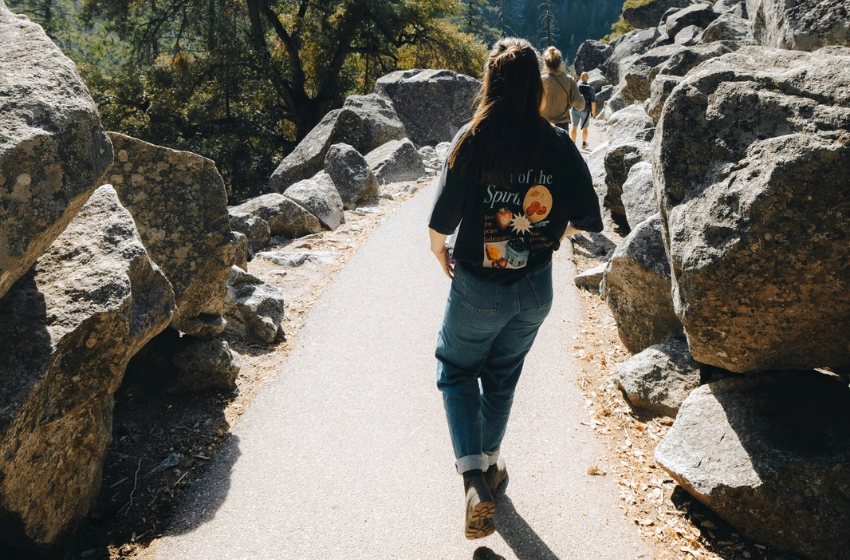 BU SENE DESENLİ OVERSIZE TİŞÖRTLERİ ÇOKÇA GİYECEKMİŞİM GİBİ HİSSEDİYORUM